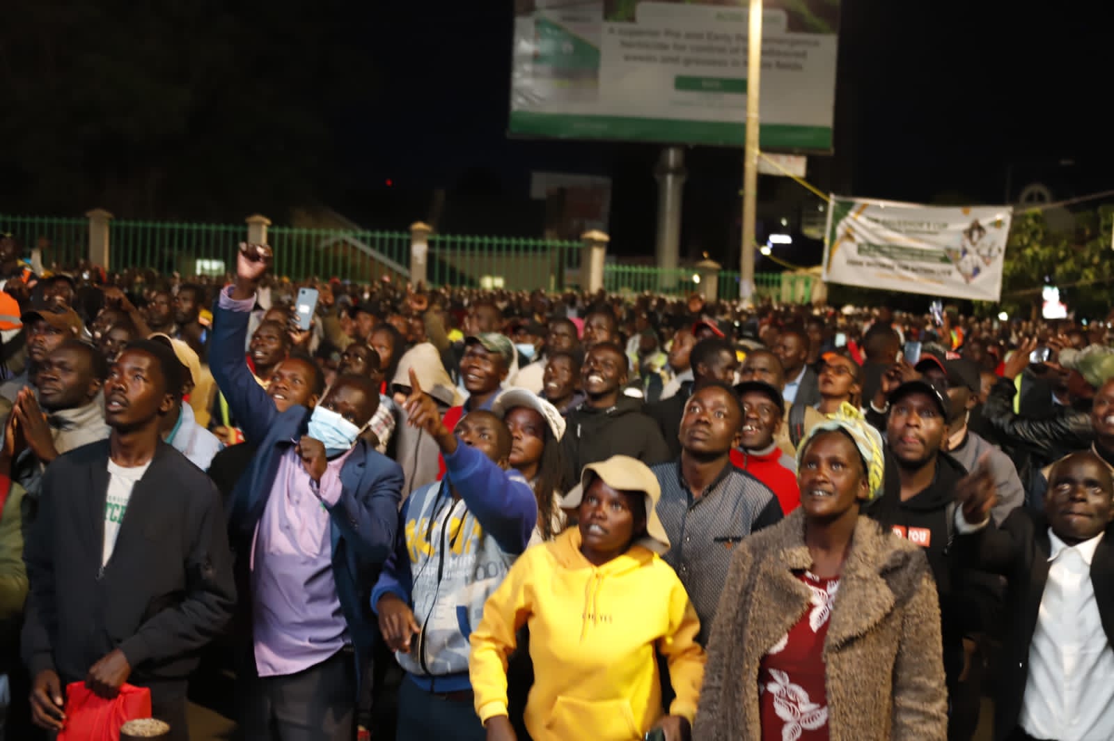 The fans followed the marathon from the mega screen set up by the County Government of Uasin Gishu,