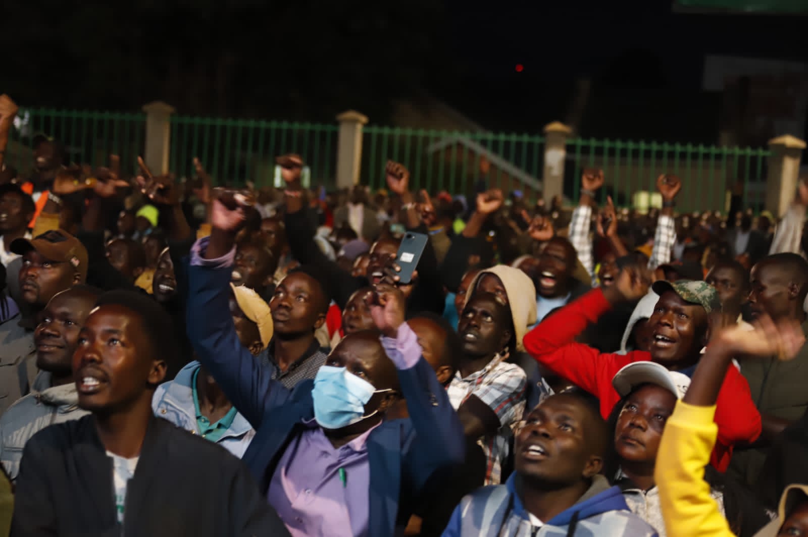 Hundreds of fans that followed the marathon live at the Eldoret town centre.