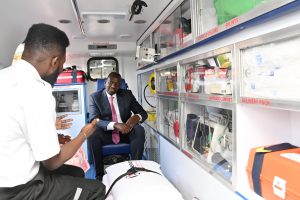 Ruto during tour of kenya Red Cross South C.