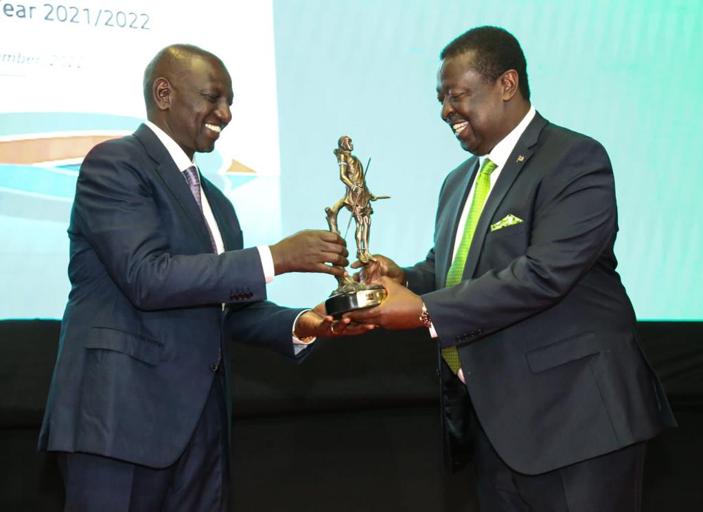 President Ruto with Prime Cabinet Secretary Musalia Mudavadi during release of the Evaluation of the Performance of Ministries, State corporations and Tertiary Institutions Report for 2021/2022