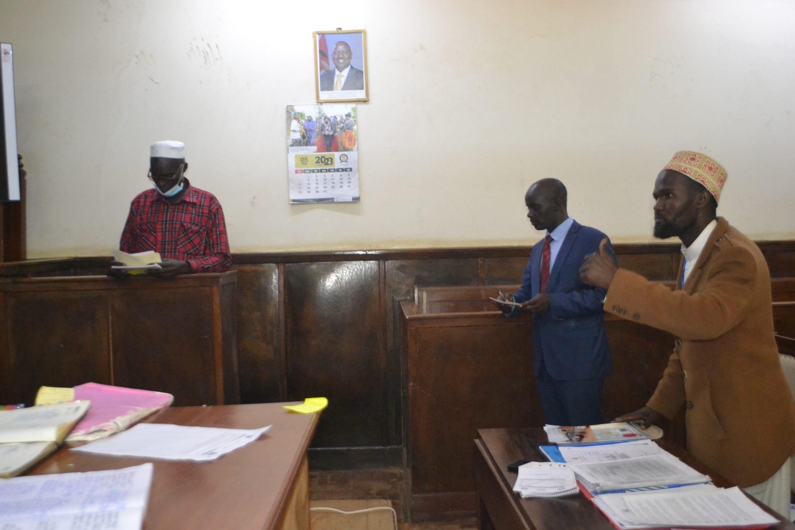 Jamal Omari the petitoner in the case with Zephania Yego lawyer representing respondennts and the witness at the Eldoret High Coirt on May 25, 2023.