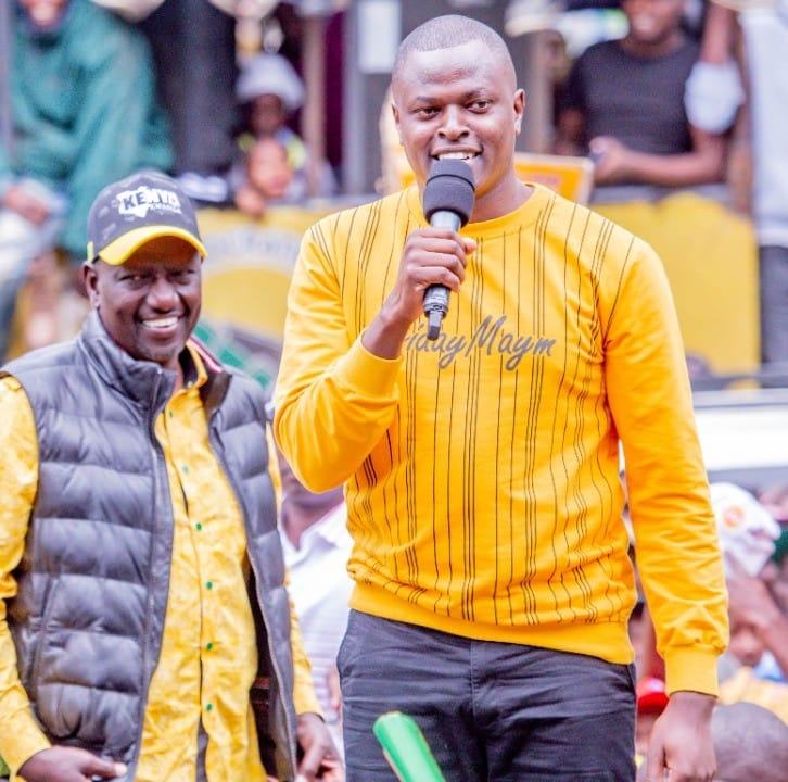 Anormal porno azolari Anjelika Sindi porno