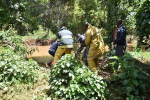 Uasin Gishu firefighting and rescue team retrieving a body of a man from River Sosiani at Teldet village, Kapsaos Ward in Turbo Sub County.
