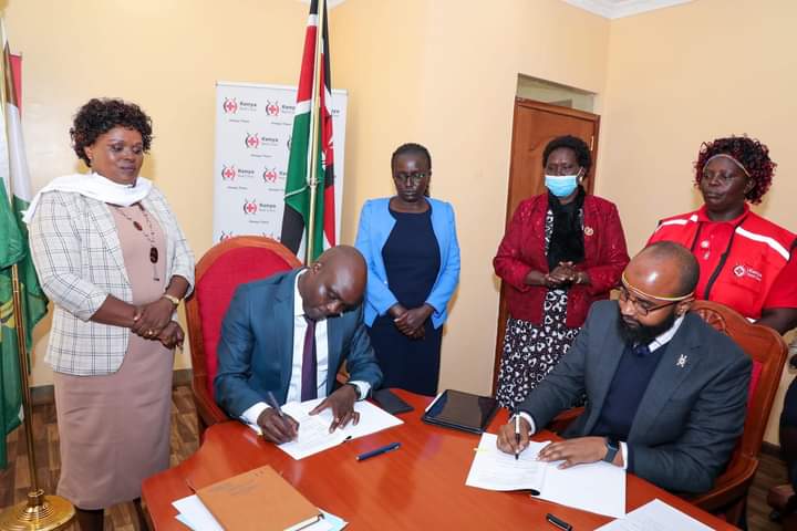 The agreement signing ceremony between County and Kenya Red Cross Society officials.