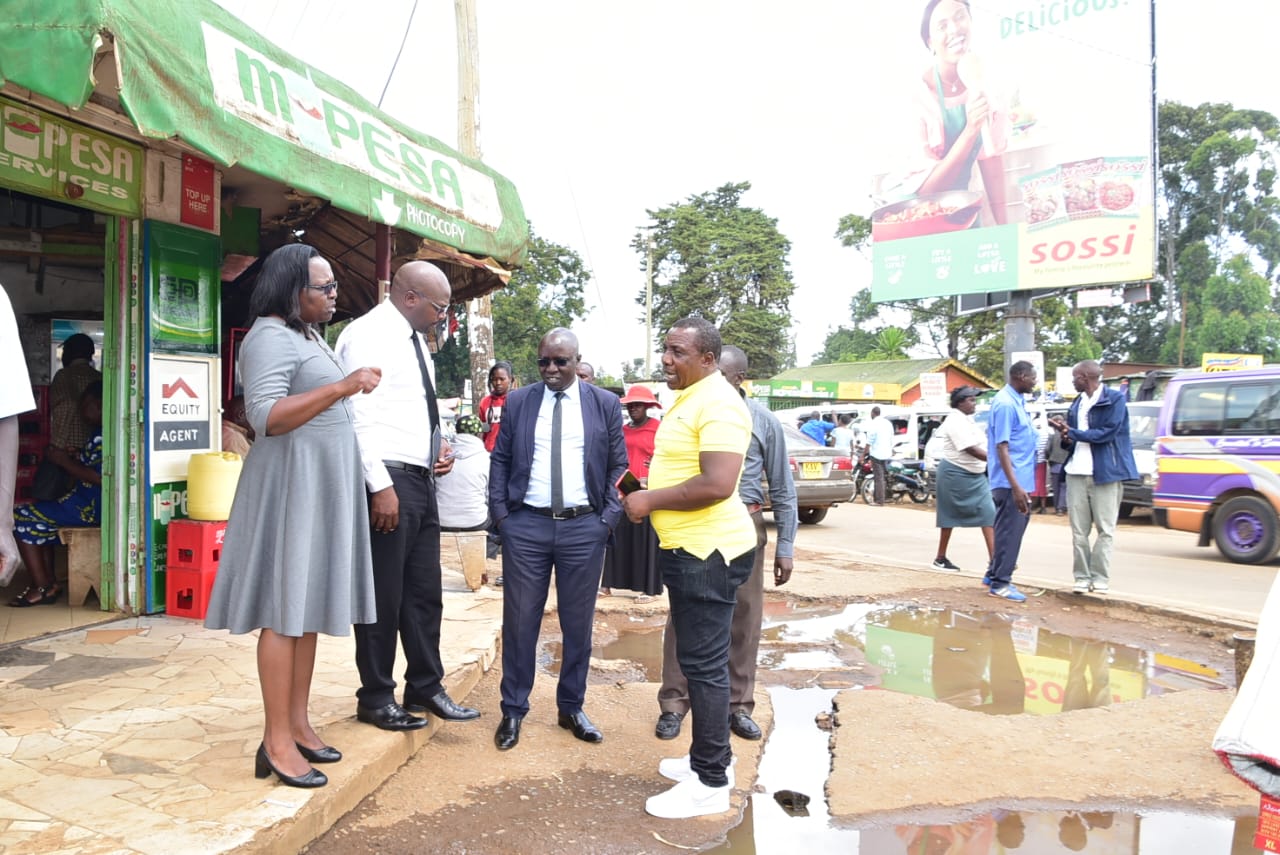 County officials during an engagement with traders at Eastleigh Fish Point.