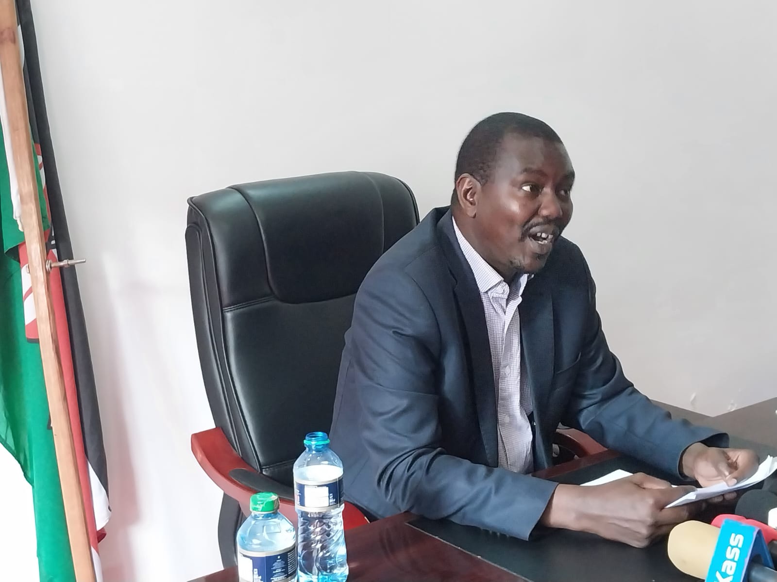 Senator Mandago during a media briefing in Eldoret on July 14, 2023. Photo/Uasin Gishu.