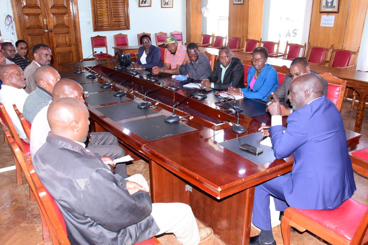 Governor Eng John Barorot during a meeting with leadership drawn from Langas and 20 Mini Bus Saccos