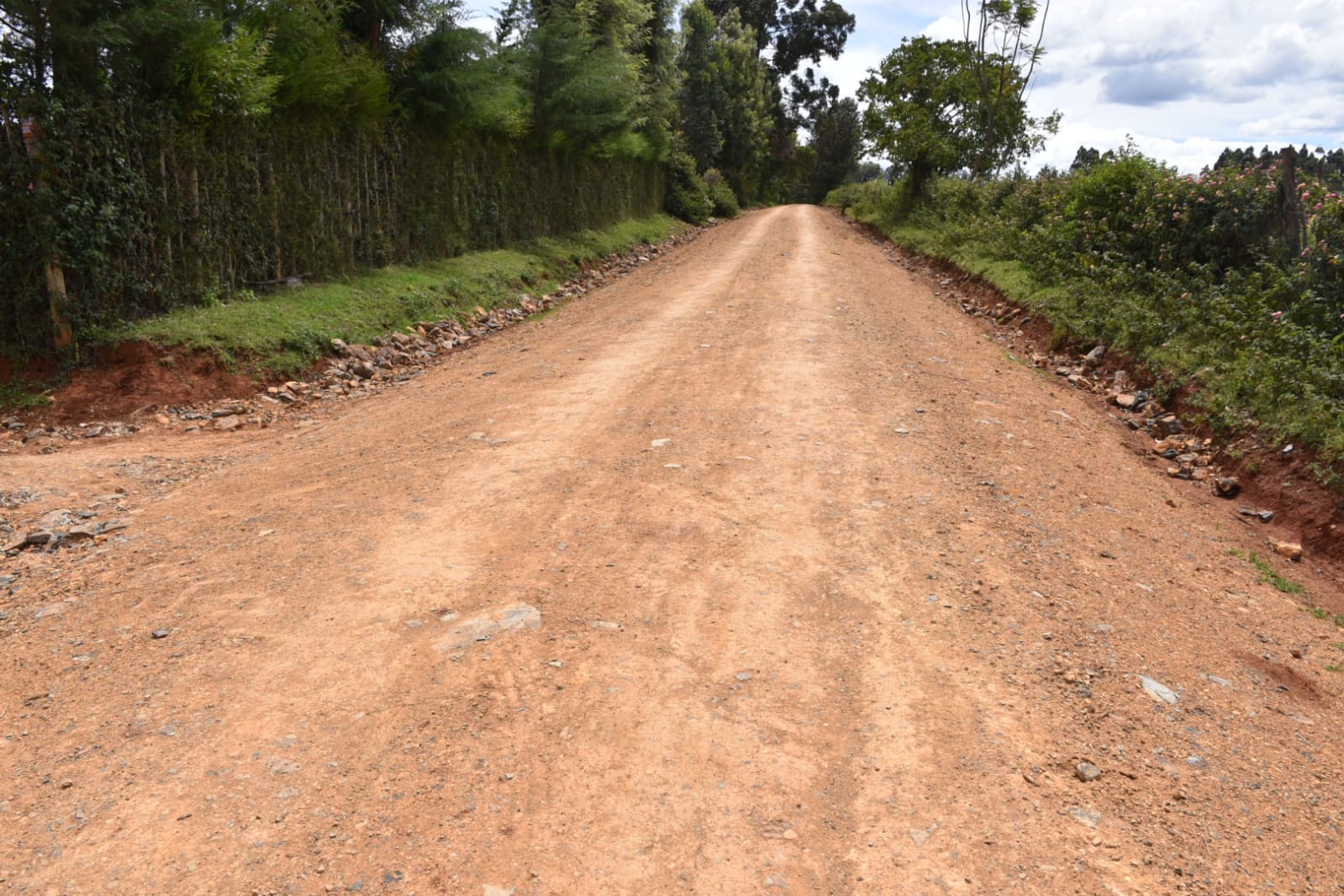 Sewage and Mokombet Area Roads. (GRADED AND GRAVELLED)