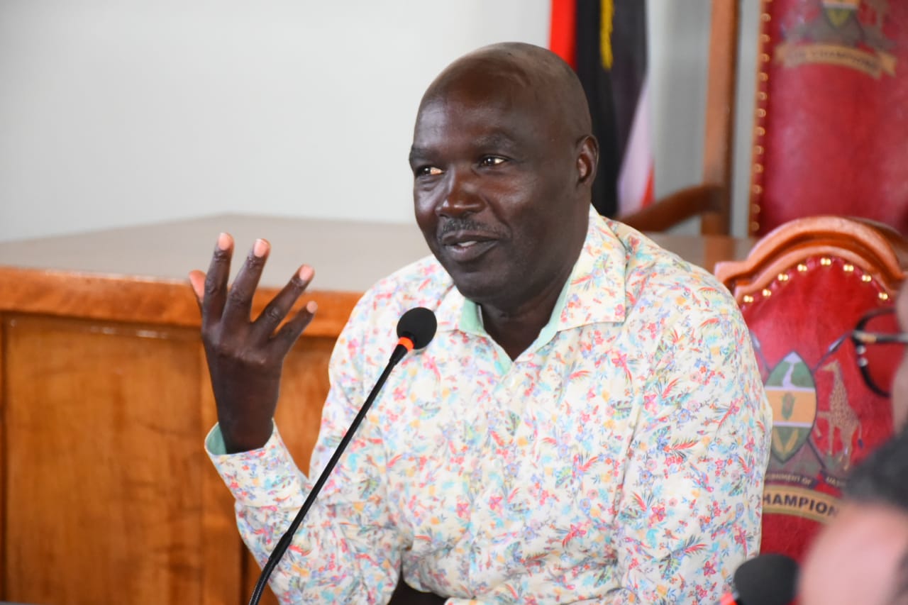 Uasin Gishu Deputy Governor Eng John Barorot during a meeting with the Somalia delegation.