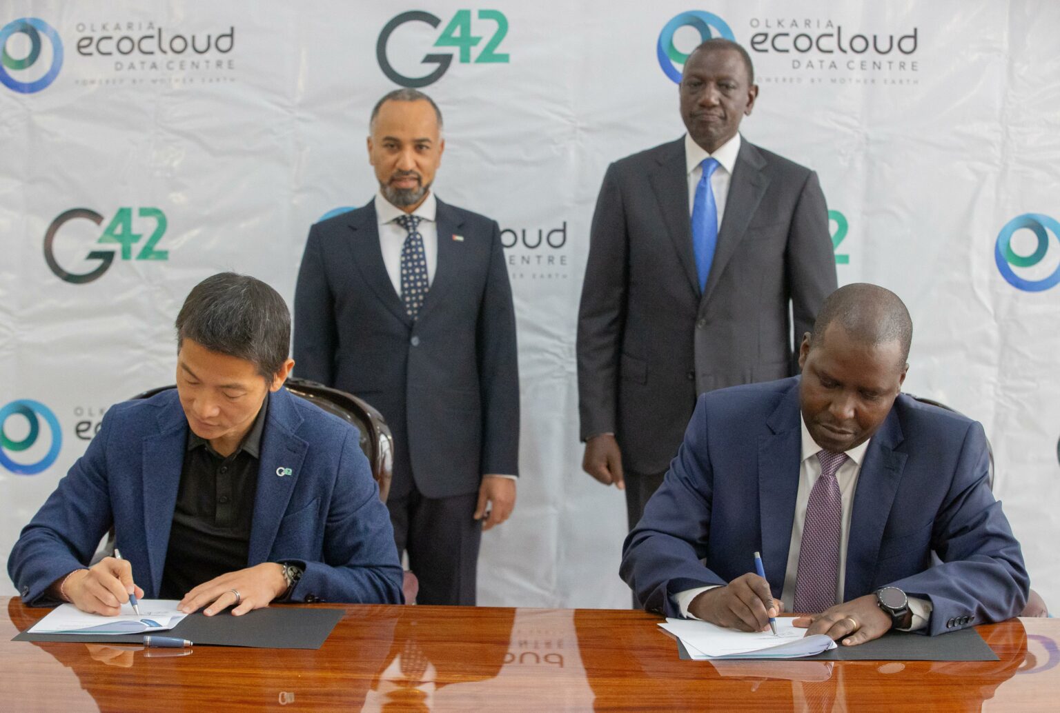 President William Ruto witnessing MoU signing between Kenya’s EcoCloud and UAE’s G42. Photo/State House Kenya.