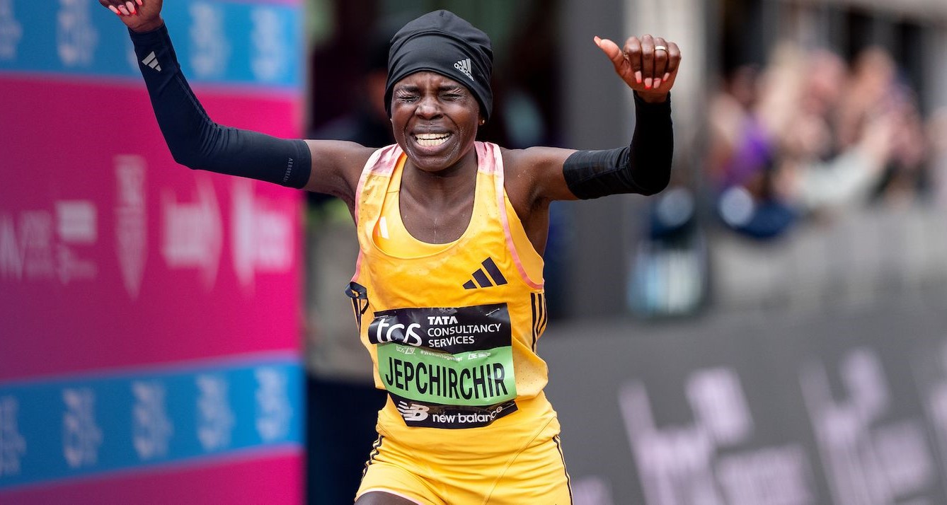 Peres Jepchirchir wins the London Marathon (© Bob Martin for London Marathon Events)