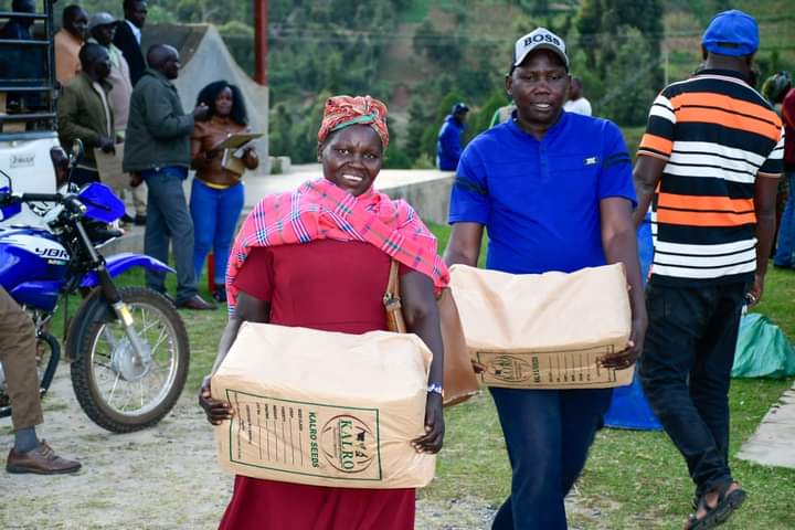 Farmers carrying the high nutrition seeds