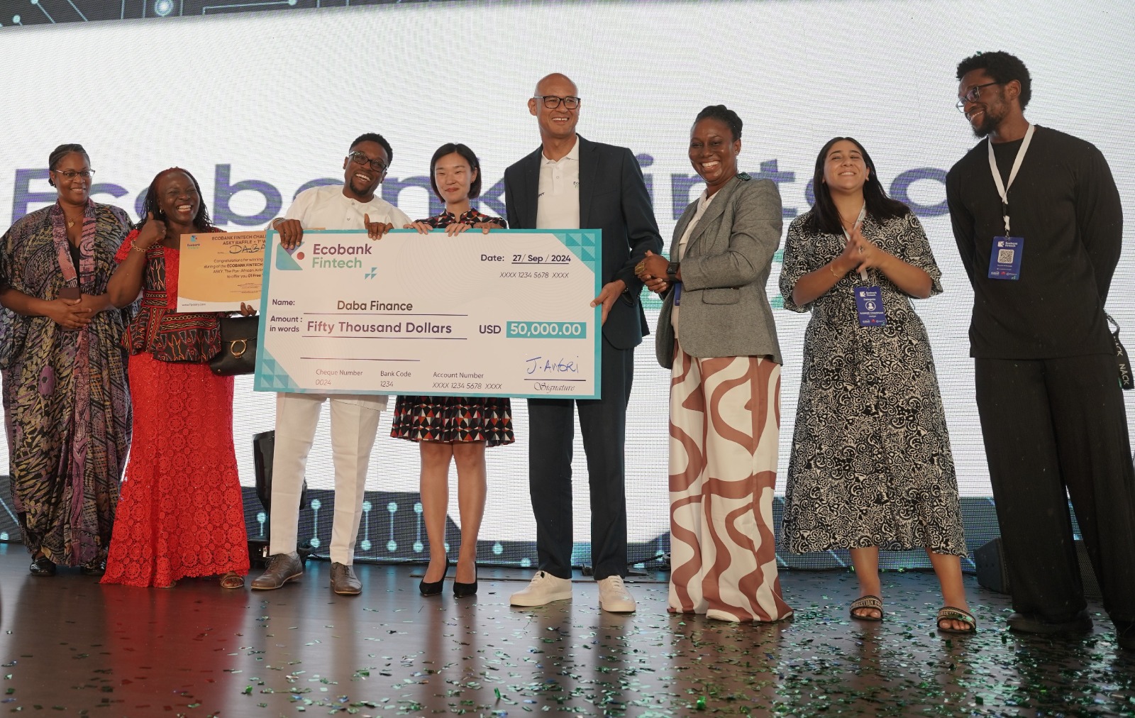 Daba Finance, winner of the Ecobank Fintech Challenge 2024, receives its US$50,000 from Ecobank GCEO Jeremy AWORI