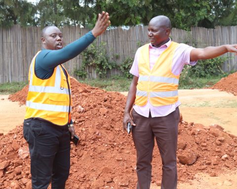 Racecourse MCA amos kiptanui with Roads eng joseph lagat