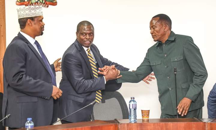 Ndindi Nyoro with kisii Senator Richard Onyonka 