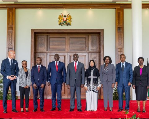 Ruto with top education officials at UON during the launch of Silicon Savannah Innovation Park