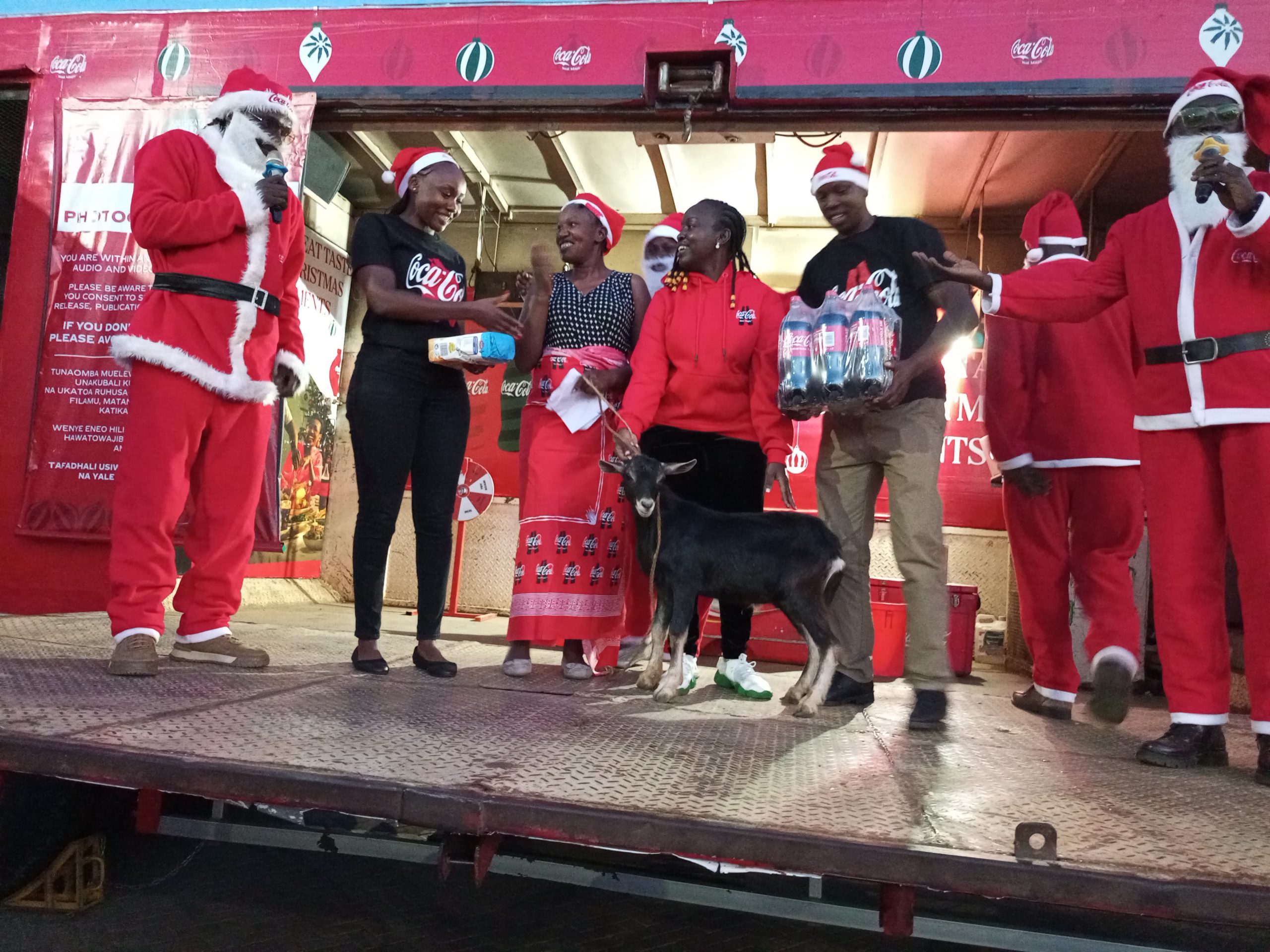 rupas mall cocacola share the Christmas spirit caravan