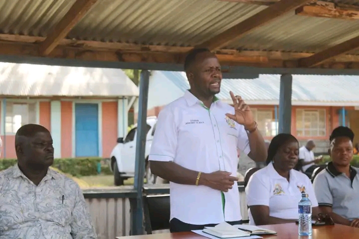 Natembeya when he visited Muungano Secondary School