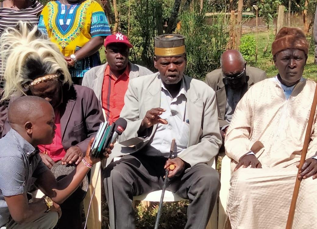 Bukusu Council of elders chairperson, Peter Masinde (center) speaking to the press.