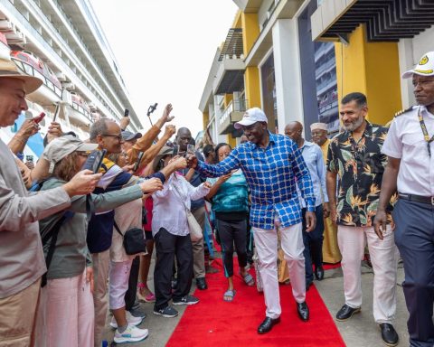 President Ruto welcoming tourists who arrived in the country aboard the cruise ship Norwegian Dawn at the Port of Mombasa