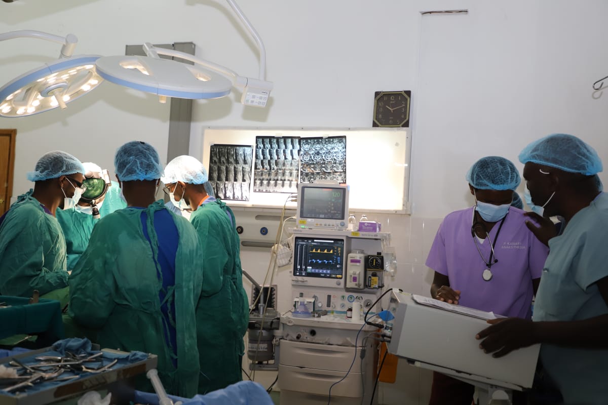 MTRH doctors performing Kenya’s first-ever Renal Artery Bypass Surgery.
