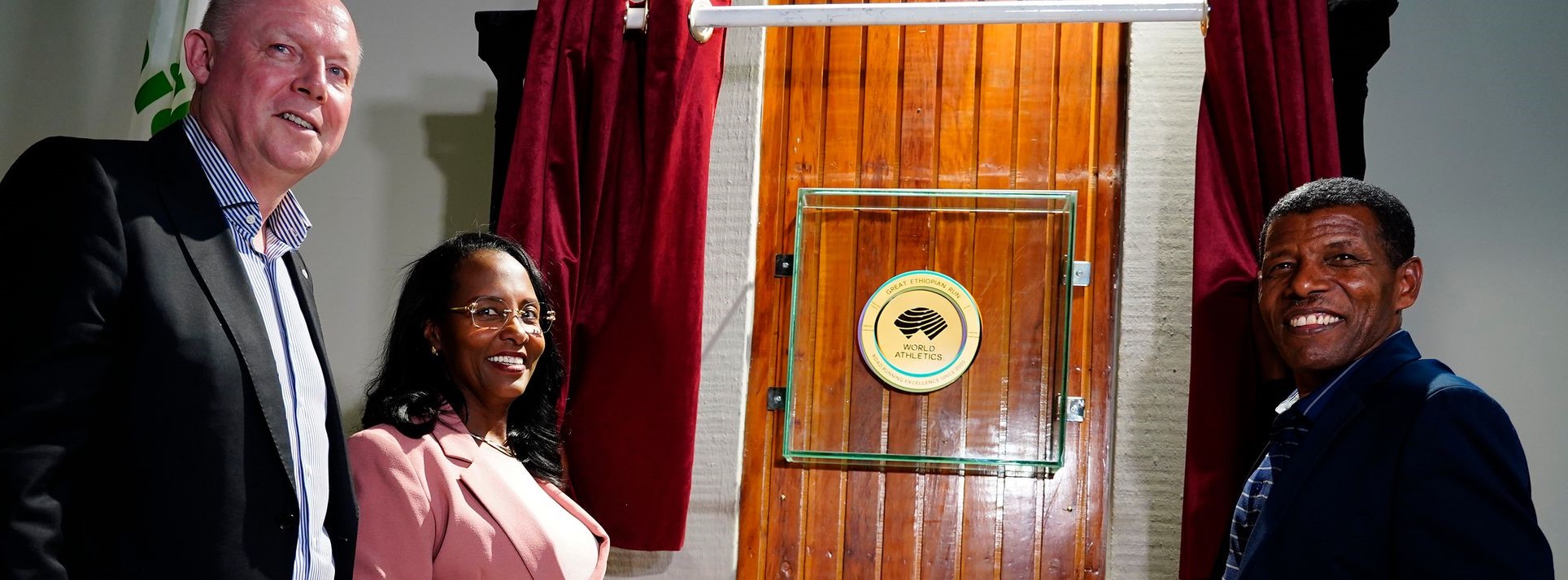 Chris Turner, Mayor Adanech Abiebie and Haile Gebrselassien with the Great Ethiopian Run Heritage Plaque