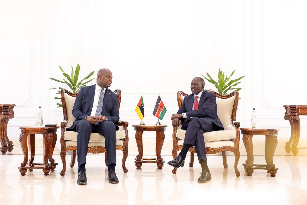 President William Ruto with his Mozambique counterpart Daniel Francisco Chapo.