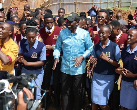 Kenyan president William Ruto with KMTC students