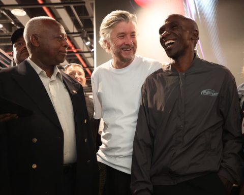 AK President Jack Tuwei with Eliud Kipchoge and Nike Kenya General Manager Kieran Murphy