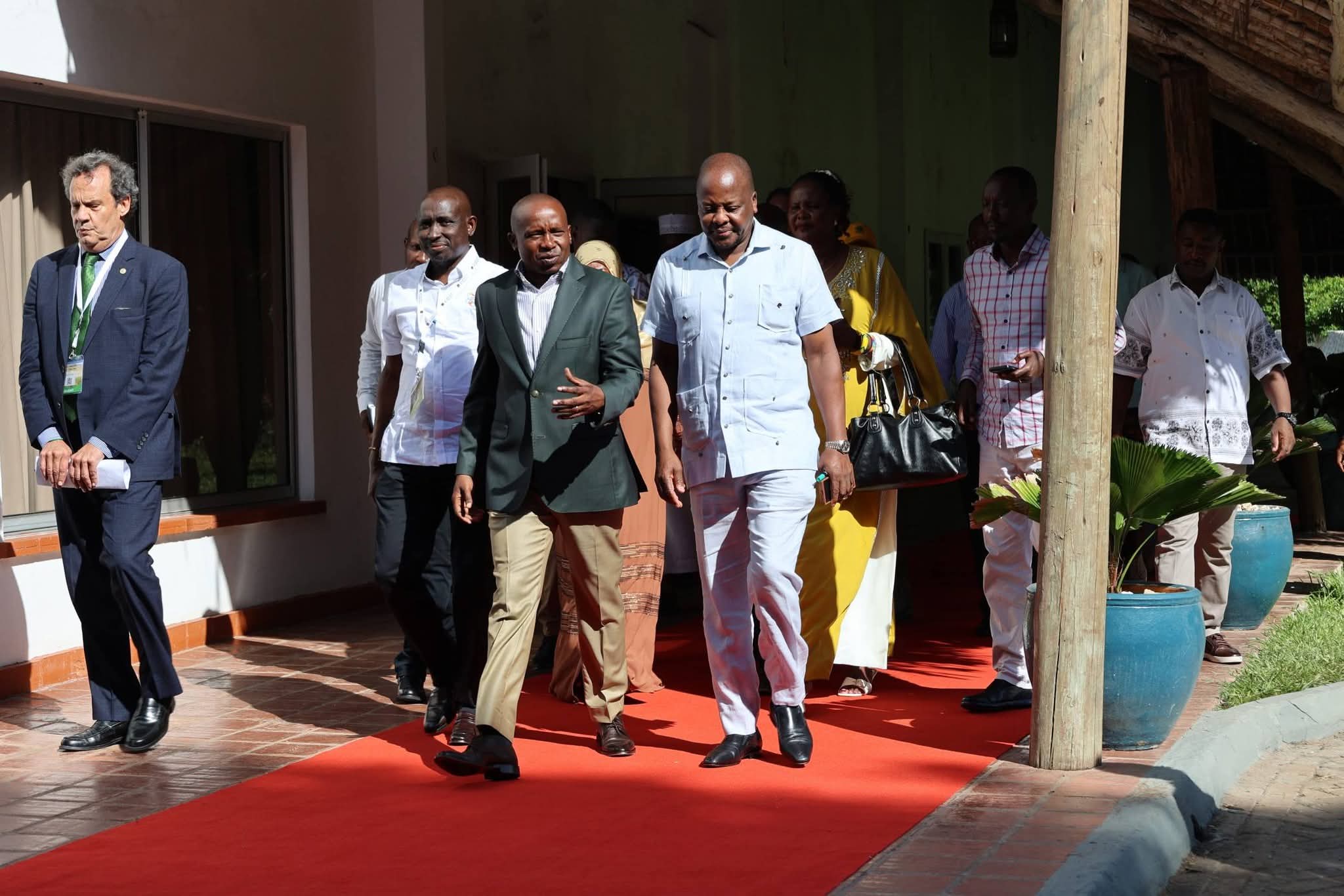 DP Kithure Kindiki with Agriculture CS Mutahi Kagwe 