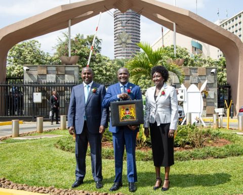 CS Mbadi (c) with National Assembly deputy speaker Gladys Boss Shollei and minority leader Junet Mohhamed