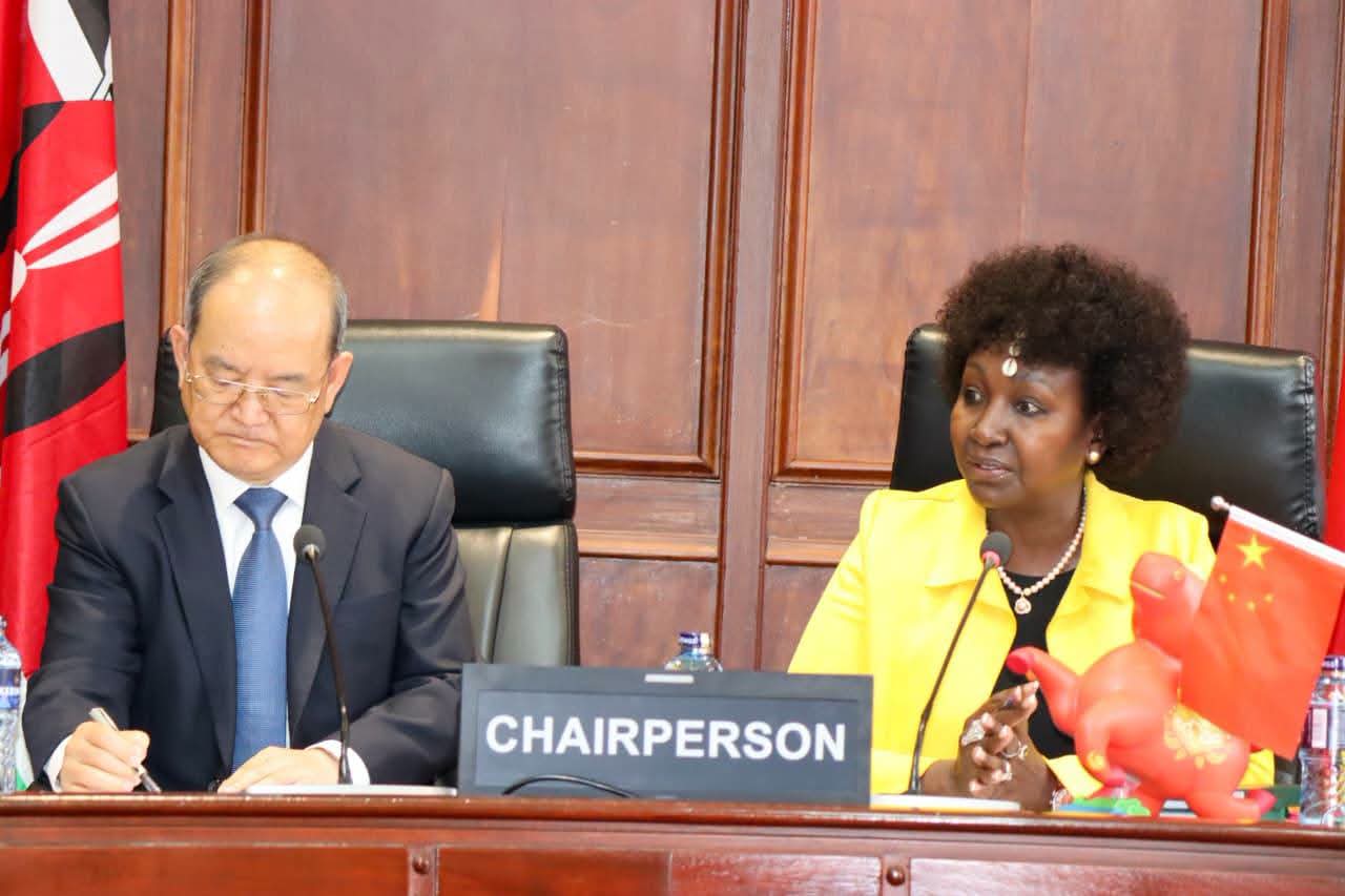 Gladys Boss with head of the People's Republic of China delegation