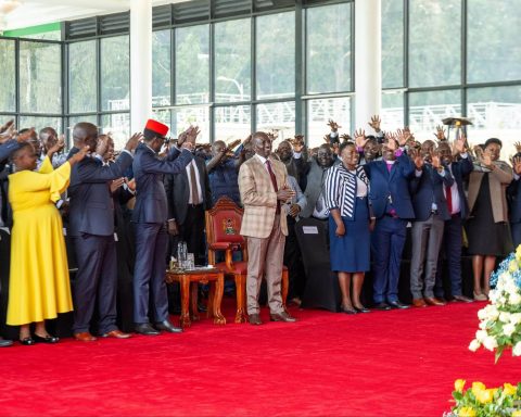 ruto with grassroots leaders from Bungoma County