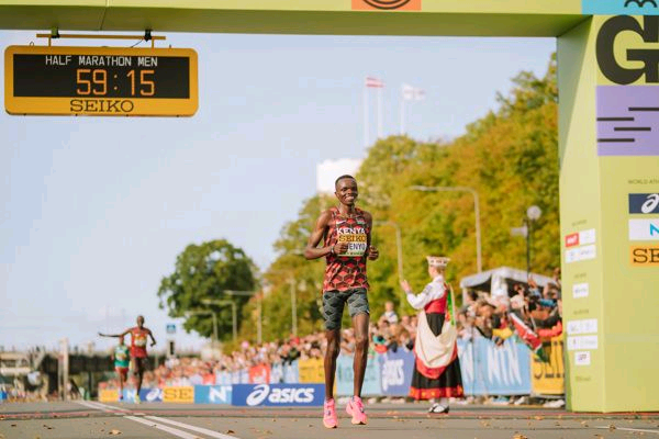 Daniel Ebenyo at the World Athletics Road Running Championships in Riga)