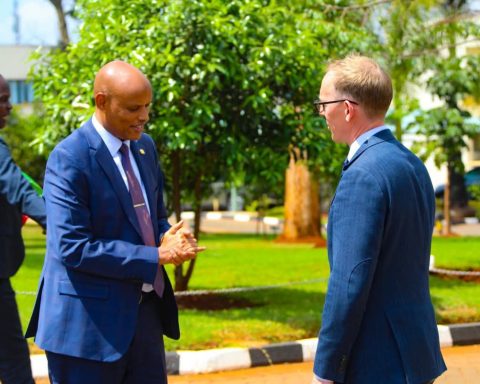 Kenya's Director of Criminal Investigations, Mohamed I. Amin (left) with the British High Commissioner to Kenya, Matt Baugh OBE.