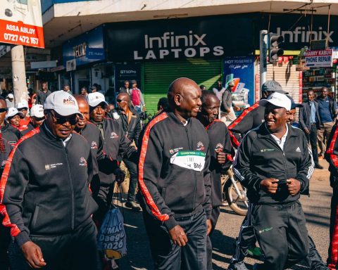 Athletics Legends in Symbolic Run for Tourism