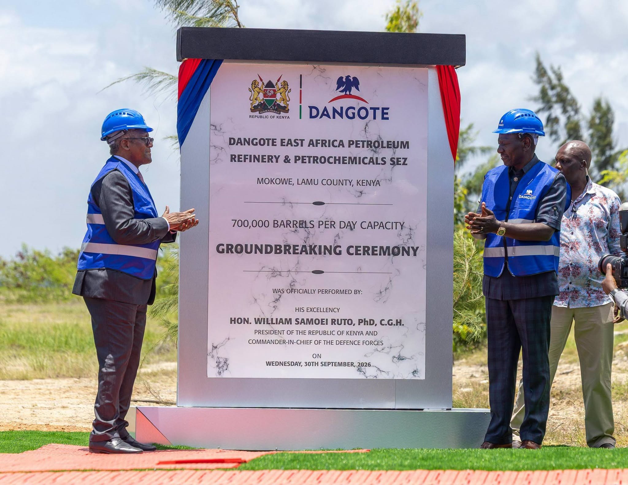 President Ruto with entrepreneur Aliko Dangote break ground on KSh2.2 trillion petroleum refinery complex in Lamu.