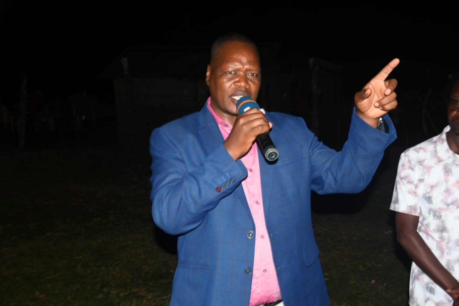 Willy Kenei addressing locals
