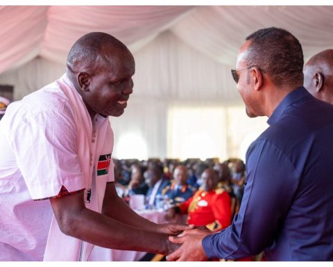 Herbal doctor Shadrack Moimett greets Ethiopian Prime Minister Abiy Ahmed Ali at Eldoret State Lodge